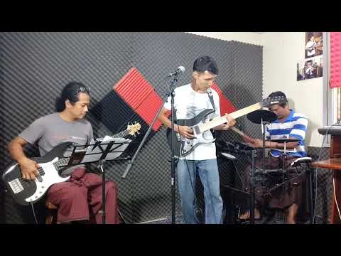 အဉ္ဇလီ solo part(live with band)
