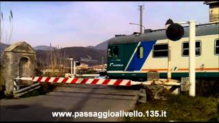 preview picture of video 'level crossing in Mercato San Severino + 3D'