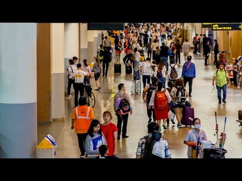Official apologizes after Thailand's airport security guard hits Chinese tourist