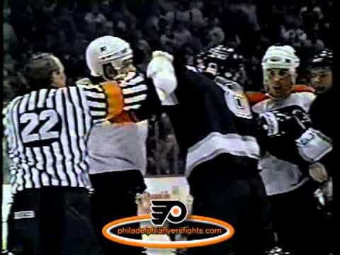 Nov 21, 1995 Dmitri Kristich vs Shawn Antoski Los Angeles Kings vs Philadelphia Flyers