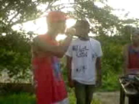 MC Emi Ft. Andru's MC - Realidades, En Vivo En Pueblo Nuevo