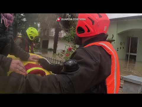 Emergenza maltempo in Emilia-Romagna, la Guardia costiera in azione