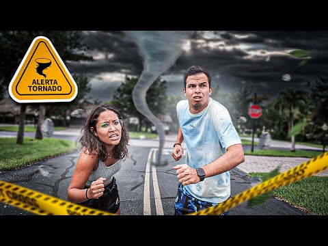 RECEBEMOS UM AVISO DE TORNADO DO NADA! O QUE VAMOS FAZER ?!