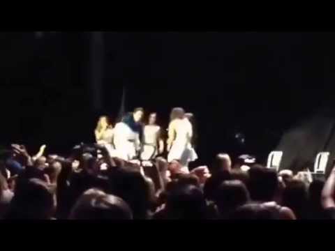 Austin Mahone canta "Bo$$" com Fifth Harmony!