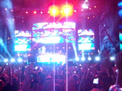 Cirez D vs. Armin van Buuren feat. Sharon den Adel - On Off Love @ UMF 2010