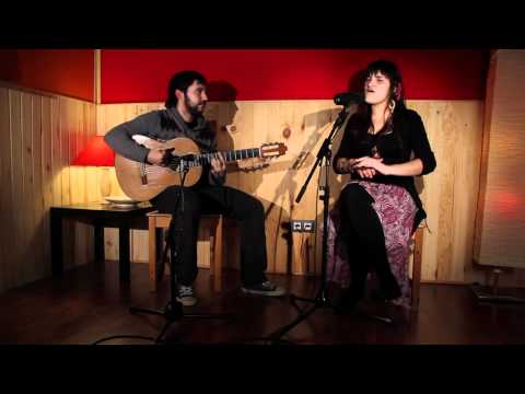 ROZALÉN - SALTAN CHISPAS (versión acústica)