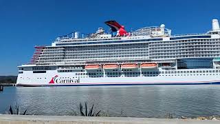 Carnival Mardi Gras at Amber Cove