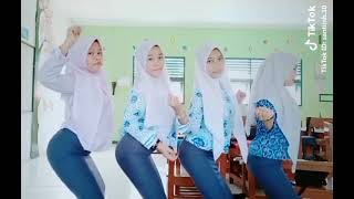 Download lagu SANTIINH TIKTOK SMA#anaksekolahan #trending #viral #youtube #tiktok #shorts mp3