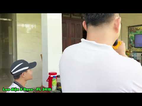 Khách test âm thanh loa điện 3 Basa PL 2418