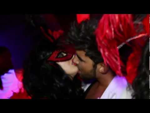 STAR ARMANDO küsst eine geile Chica !!!!!!!DAWMM