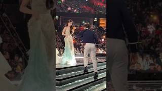 Download lagu Xiaoding runs to Xinxin to help her with the stairs #yushuxin #dingyuxi #estheryu #foryou #shorts mp3