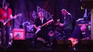 Brix & The Extricated plays "LA", Newcastle soundcheck, 17th November 2017