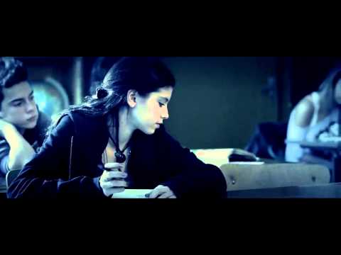 Poli Genova - Две oficialno video Original