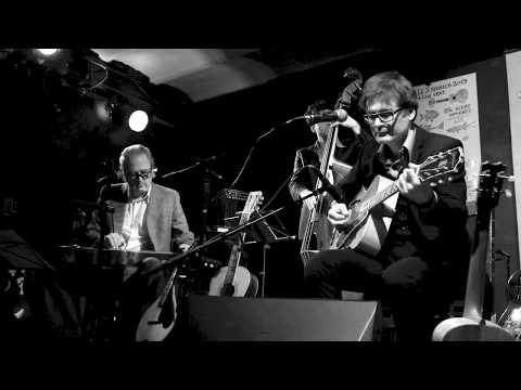 Les Guitares Magiques /// Singing the blues