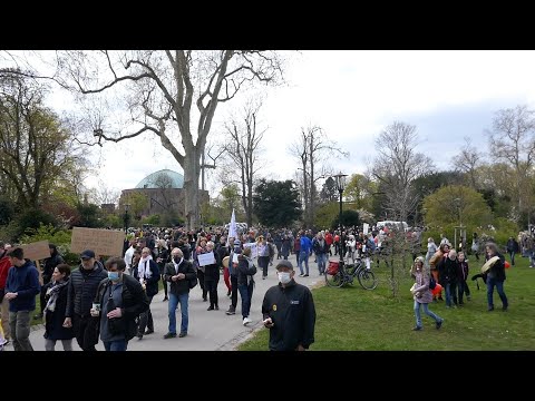 Es reicht uns Corona Demo 17.04.2021 Düsseldorf - Demonstranten lassen sich nicht aufhalten