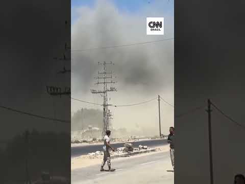Veja momento em que ataque israelense destrói cidade na Faixa de Gaza