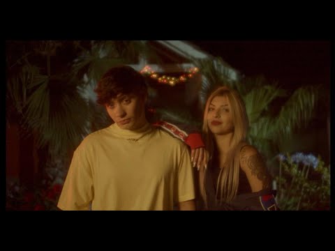 Laure Barca - La oportunidad Ft Zunny (Official Video)