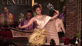 DECOUVREZ "SILOM VILLAGE" A BANGKOK....