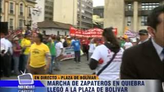 preview picture of video 'Marcha de zapateros en quiebra llegó a la Plaza de Bolívar'