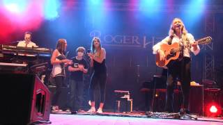 Roger Hodgson &amp; THE THREE GEES give a little bit LIVE