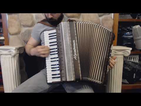 ALPE496CMWH - Wurzelholz Alpentraum 496CM Piano Accordion LMMM 38 96 $7999