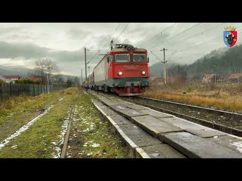 Trenul IR1832 Cluj Napoca - Galați cu Clujeanca 114 soseşte in gara Frasin - 23.11.2025