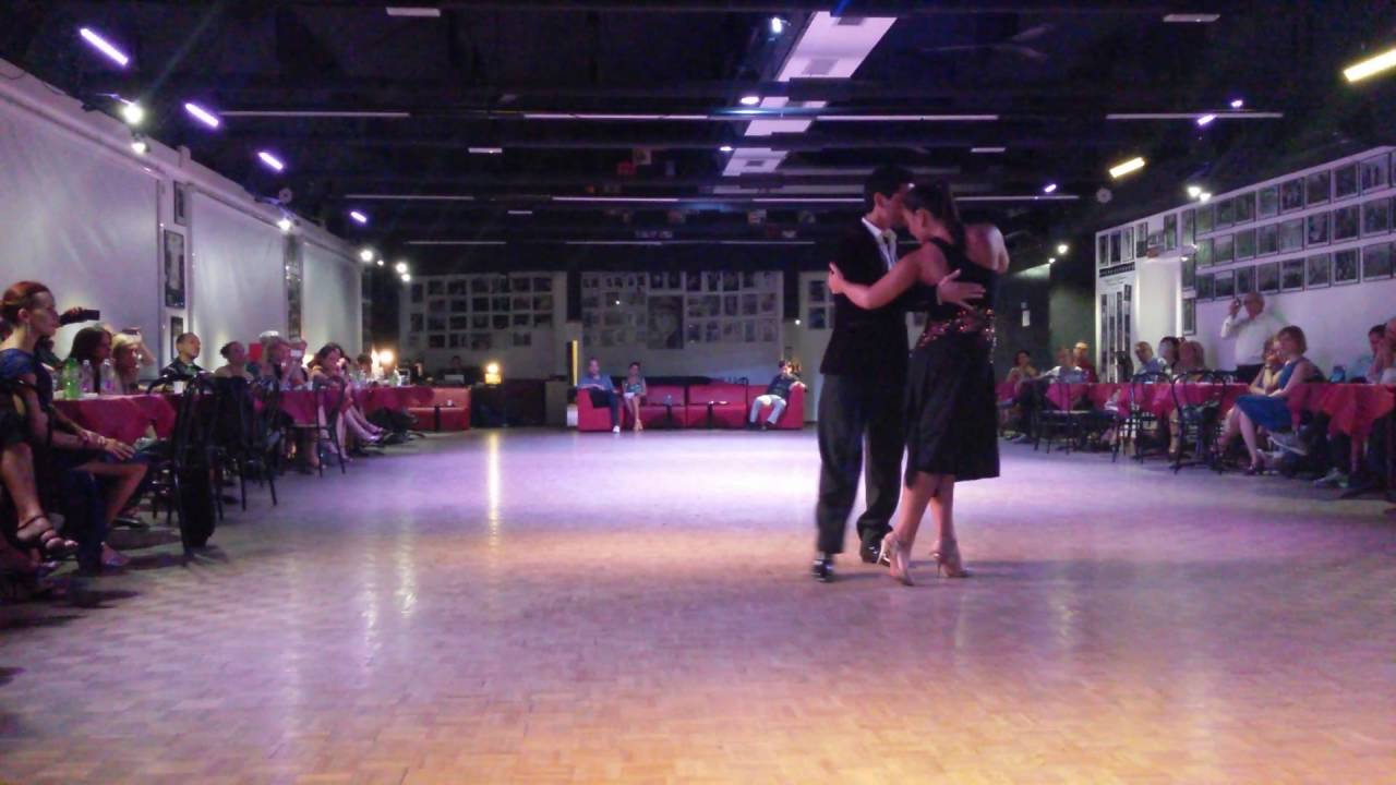 Johana Copes y Alejandro Beron  en Zotto Tango Academy