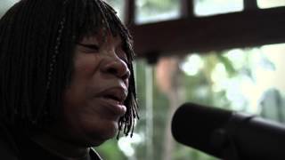 Milton Nascimento canta &quot;Nos Bailes da Vida&quot;