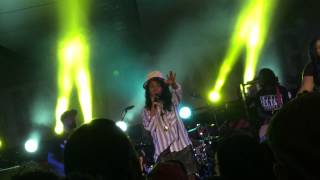 Tweet - Smoking Cigarettes / ESSENCE Music Festival 2015