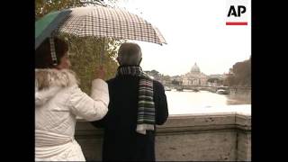 River Tiber swollen after more heavy rain, stranded vehicles