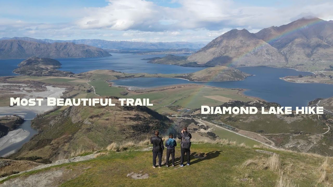 Join a group of travelers on a trek via Diamond Lake Circuit.