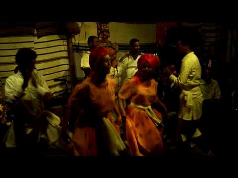 Ethiocolor and Melaku Belay @ Fendika- Guragué dance part 1