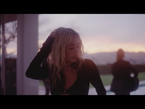 Miley Cyrus - Endless Summer Vacation