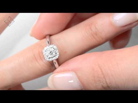 Stunning 0.25ct Diamond and 18K White Gold Cluster Ring - FT65