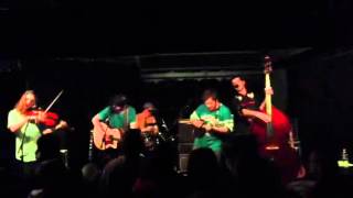 "Fat Bottom Girls" - the Honey Smugglers