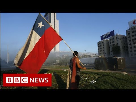 Chile protests: Clashes in Santiago as unrest continues - BBC News