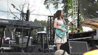 Bobbing for Apples- Regina Spektor Bonnaroo 2010