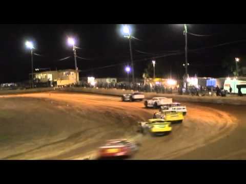 Super Sedans - Heat 9 - N.S.S.S. (Round 01) - Gympie Speedway - 29.11.12