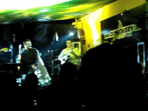 Movida Acústica Urbana - Los Sinverguenzas - Gaita de Tambora