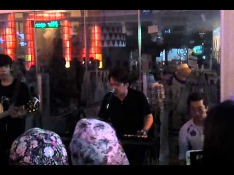 Taeyang - Eyes, nose, lips street performance