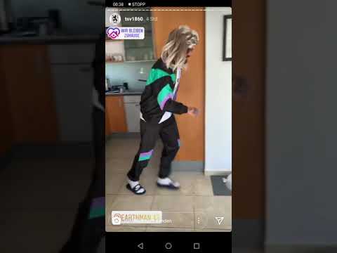 Dennis Erdmann macht die #StayatHomeChallenge im KREISLIGA STYLE 😂 | #Löwenchallenge