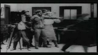 Charlie Chaplin - 1916 - behind the screen (1/4)