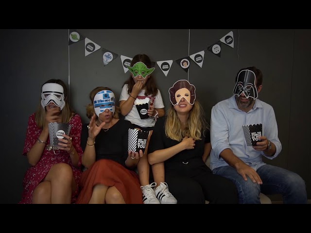 Vídeo relacionado con Unique Star Wars Classic Party Favor Bundle | Bolsas de botín, lápices, hojas de pegatinas | cumpleaños infantil, evento temático animado, Halloween, con licencia oficial de Unique