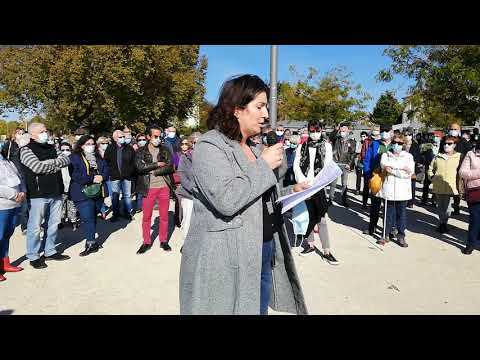 Rochefort : rassemblement après la décapitation d'un prof d'histoire-géo dans les Yvelines