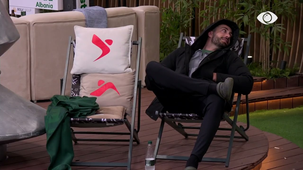 “Aldo ka frikë ta puthë Rizartën”/ Mikela- Jozit: Është herët për të puthur një djalë