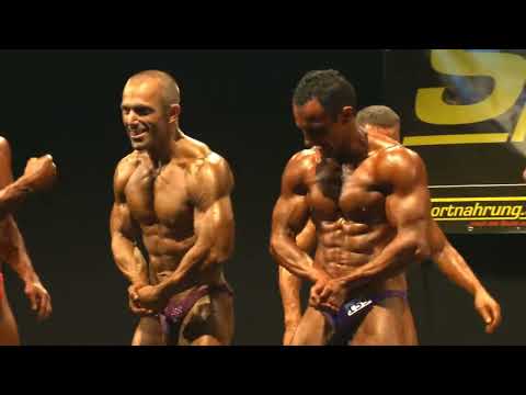 WFF Worlds 2010 - Men Fitness Over 35 Posedown
