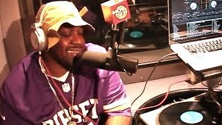SMOKE DZA freestyle on "The Hot Box"