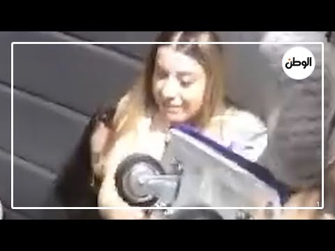 تدخل سريع ينفذ فتاة من حادث خطير داخل مصعد.. كاميرا المراقبة وثقت المشهد