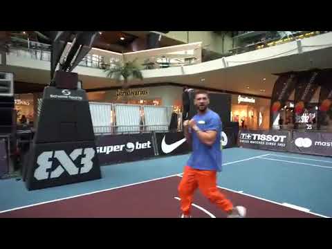 SPIONEZ OAMENII DIN MALL ☑️