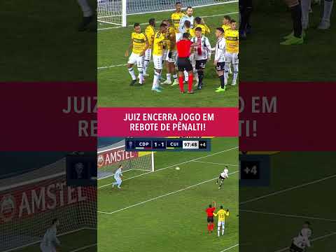Que isso, juizão?? Árbitro encerrou o jogo antes do rebote do pênalti! #shorts